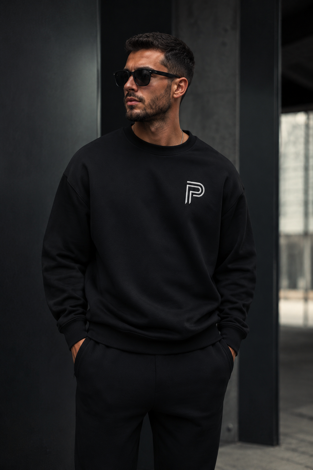 Prive - Premium Sweatshirt mit gesticktem Logo